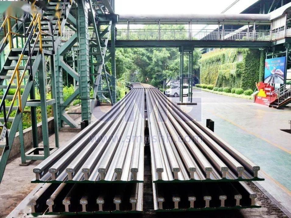 steel-rail-light-heavy-railway-train-section-production-line (1).jpg